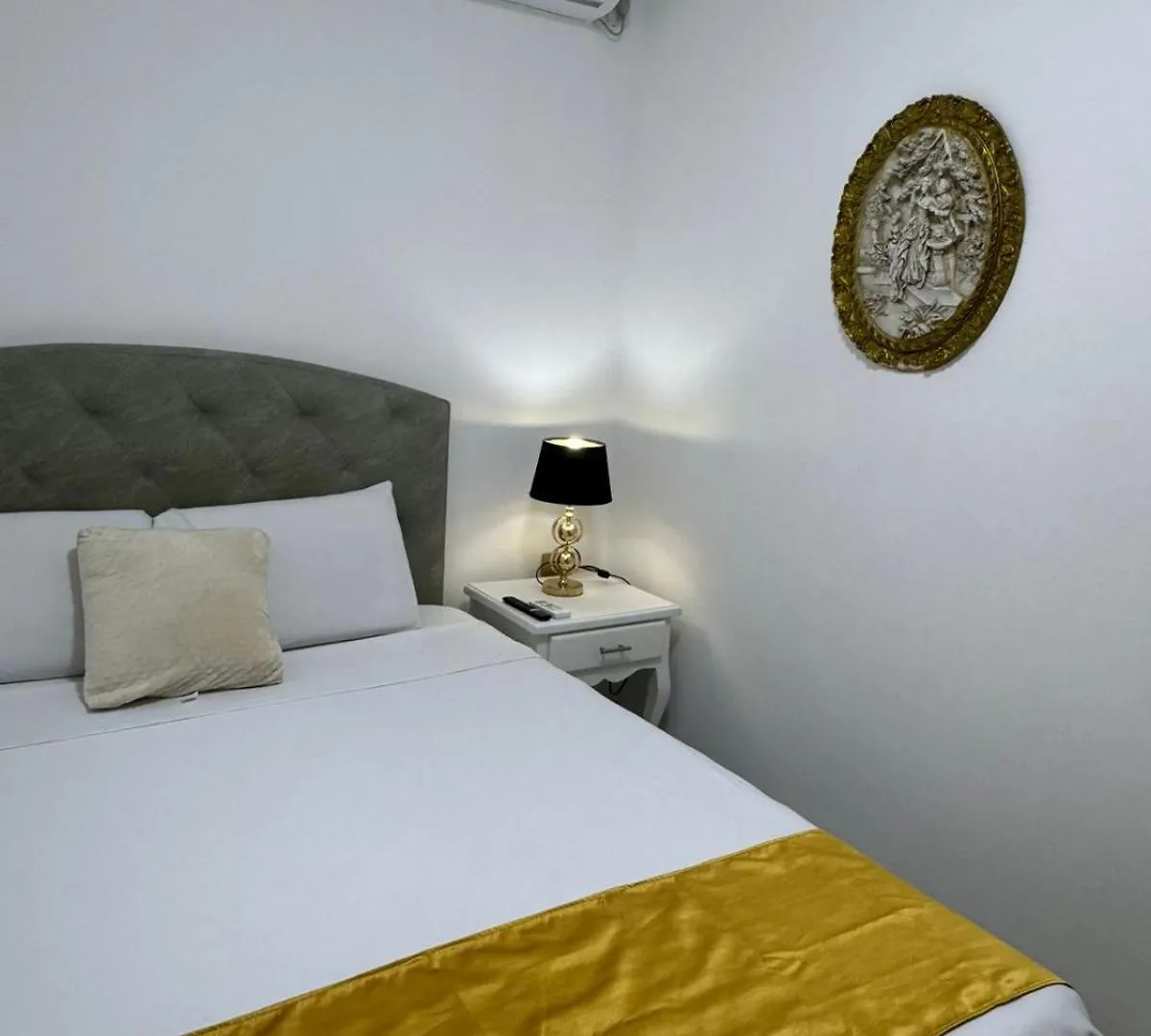 Hotel Boutique The Royalty Guayaquil Guest house