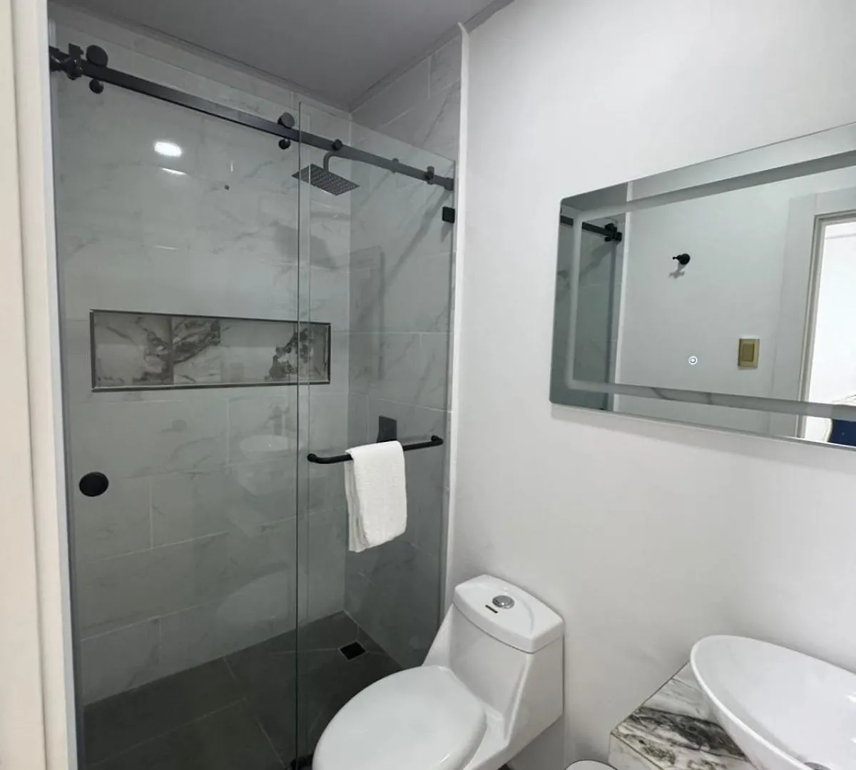 بيت ضيافة Hotel Boutique The Royalty جواياكيل