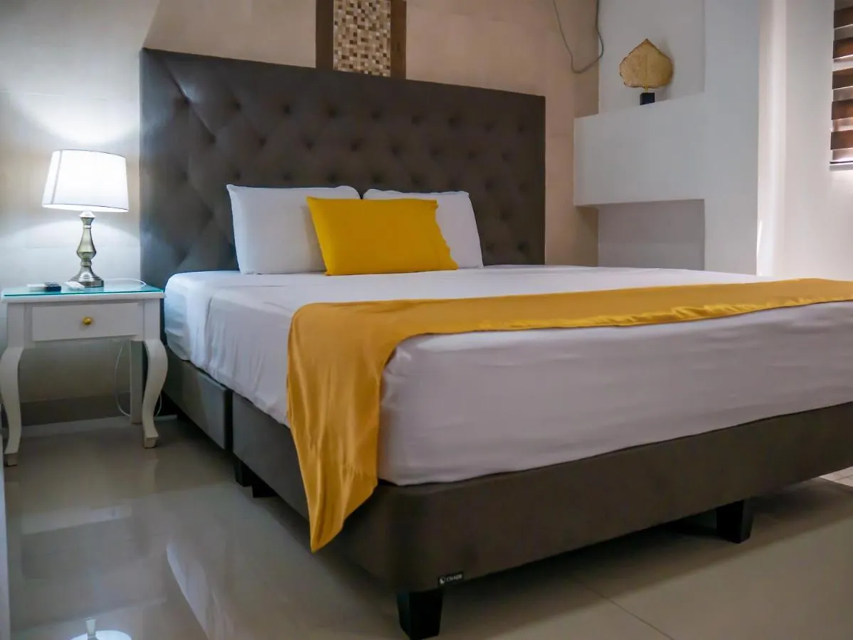 Hotel Boutique The Royalty Guayaquil Guest house